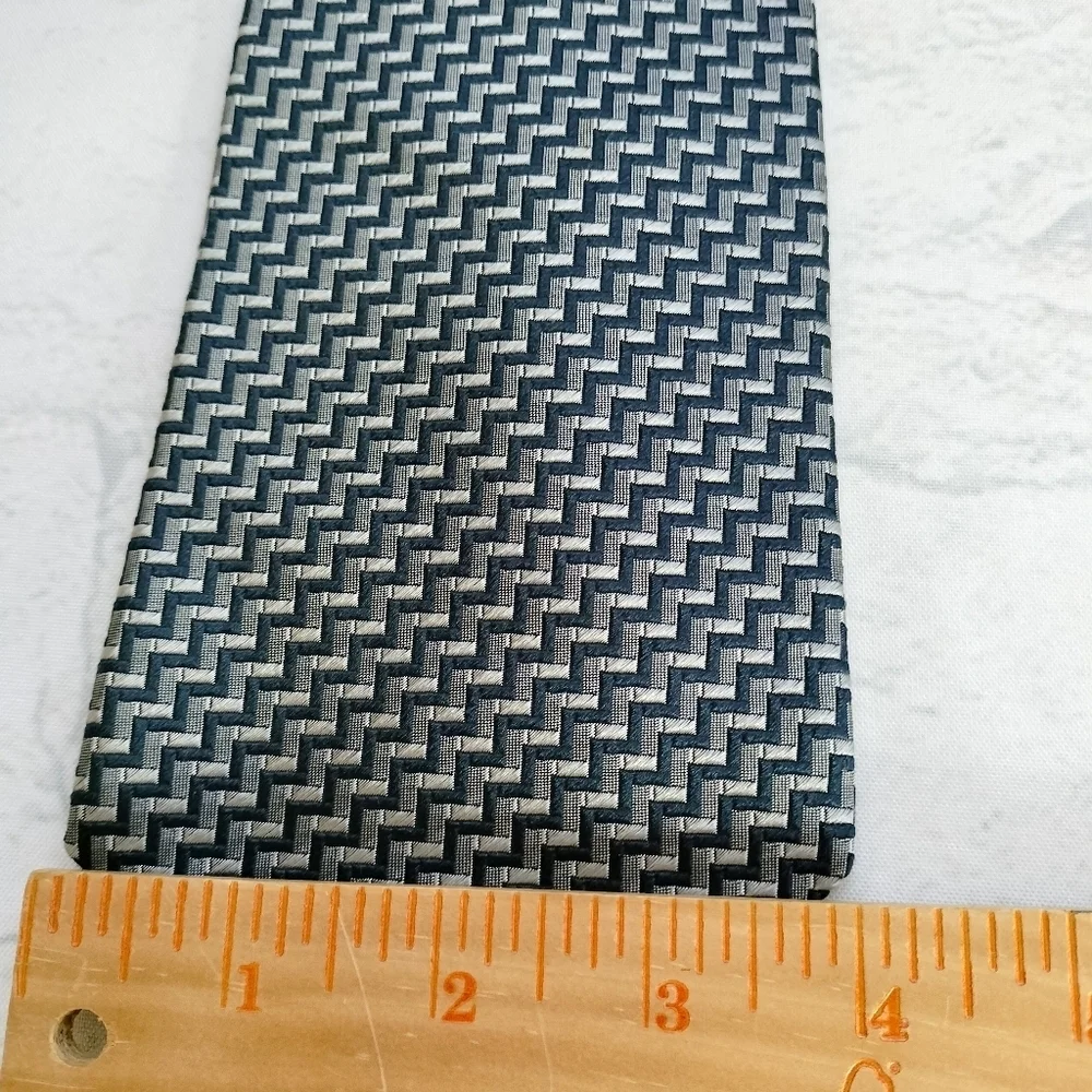 Stafford Executive Men's Imported Silk Necktie Tie Blue Gray Abstract Zig Zag